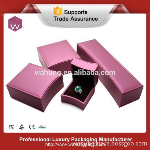 Small customized leather red jewellery box for ring